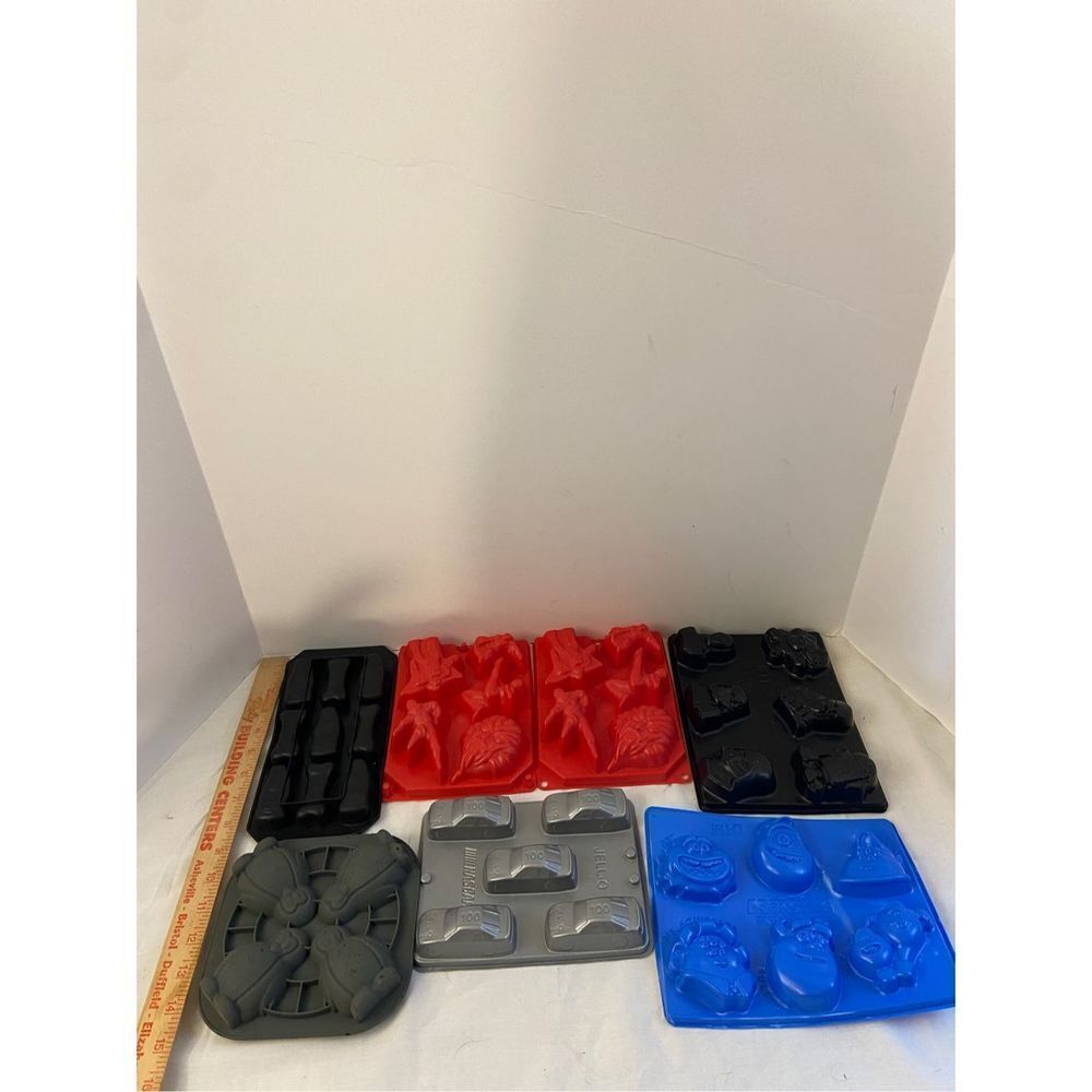 Jello Molds 10 pieces Power Rangers Star Wars Disney Nascar ice‎ age